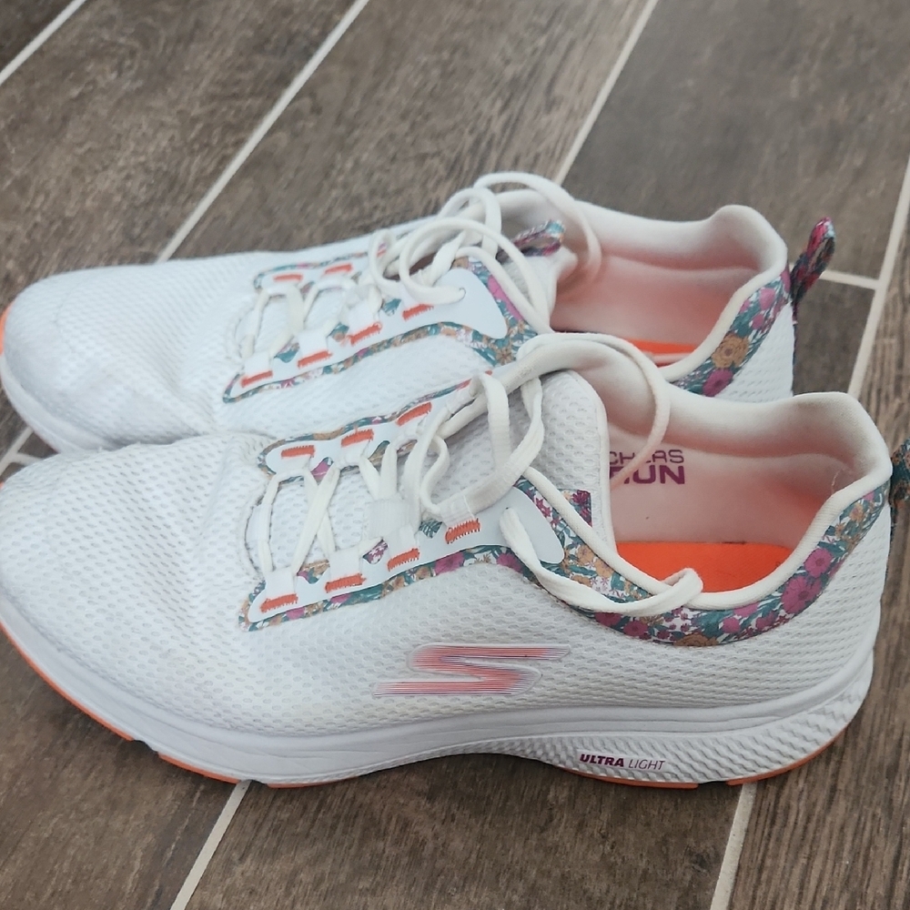 Skechers White Sneakers with Multicolor Details - Picture 2 of 7
